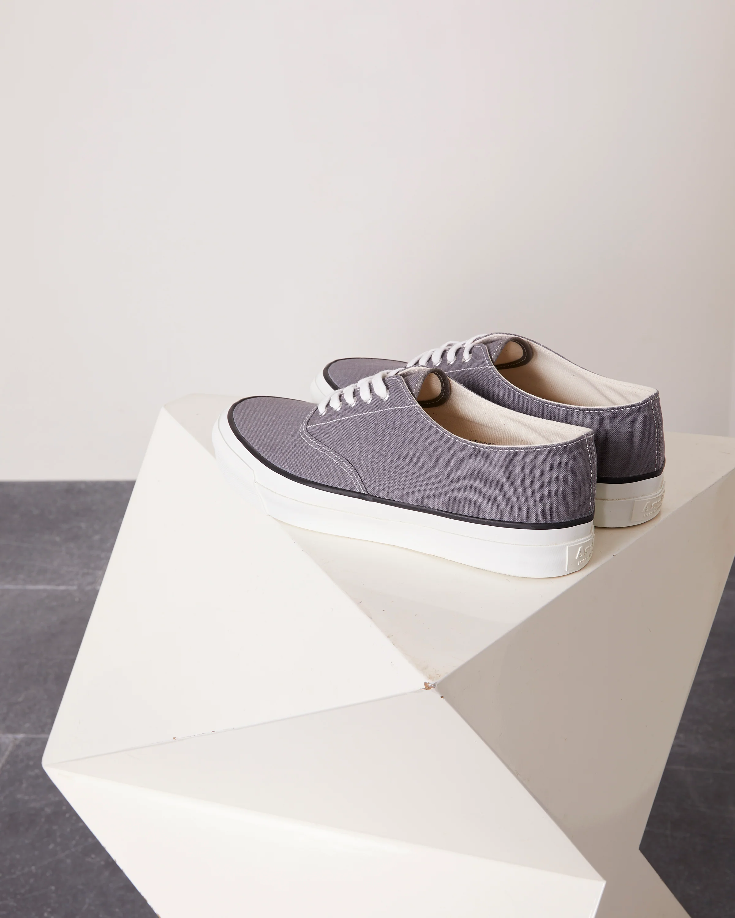 Asahi sneakers - Image 3